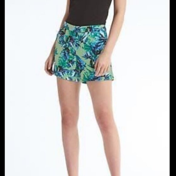 Banana Republic Size 4 Floral Print Green Blue Stretch Dressy Shorts, NWOT - Picture 1 of 14